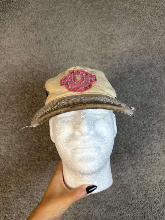 Vintage True Religion Hat Womens One Size Distressed Multicolor Pink Horseshoe main image 4